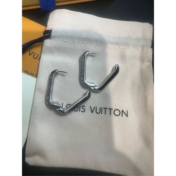 Louis Vuitton hoop earrings silvertone - Picture 4 of 5